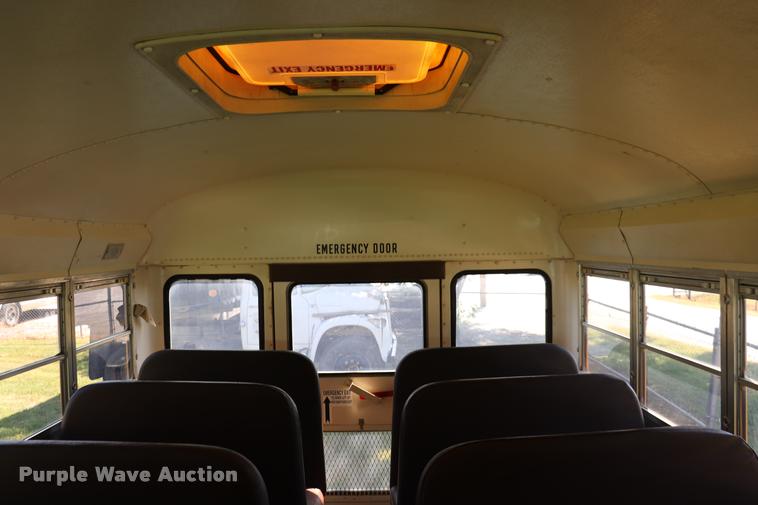 image for item DK9560 1998 International 3800 school bus