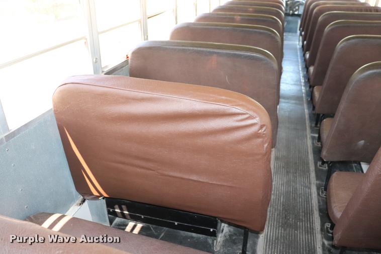 image for item DK9560 1998 International 3800 school bus