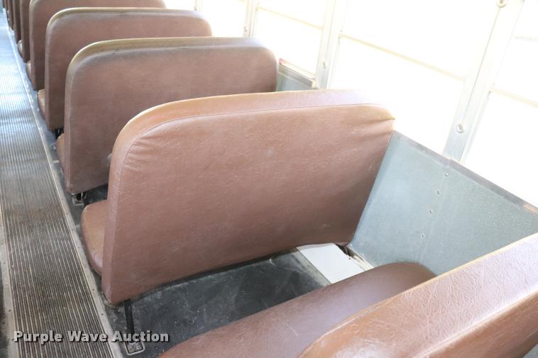 image for item DK9560 1998 International 3800 school bus