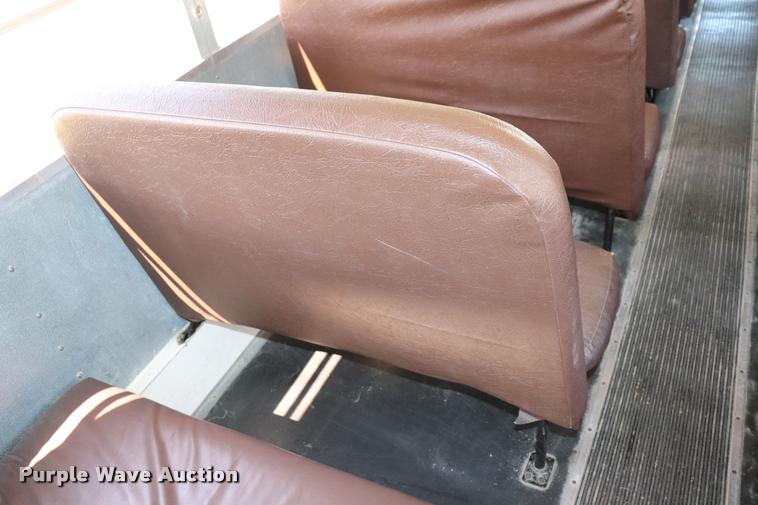 image for item DK9560 1998 International 3800 school bus