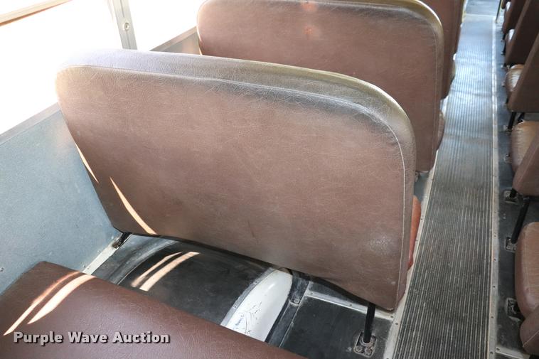 image for item DK9560 1998 International 3800 school bus