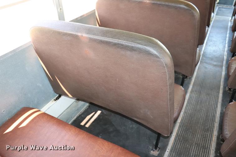 image for item DK9560 1998 International 3800 school bus