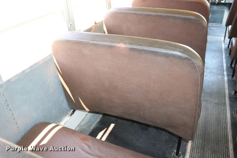 image for item DK9560 1998 International 3800 school bus