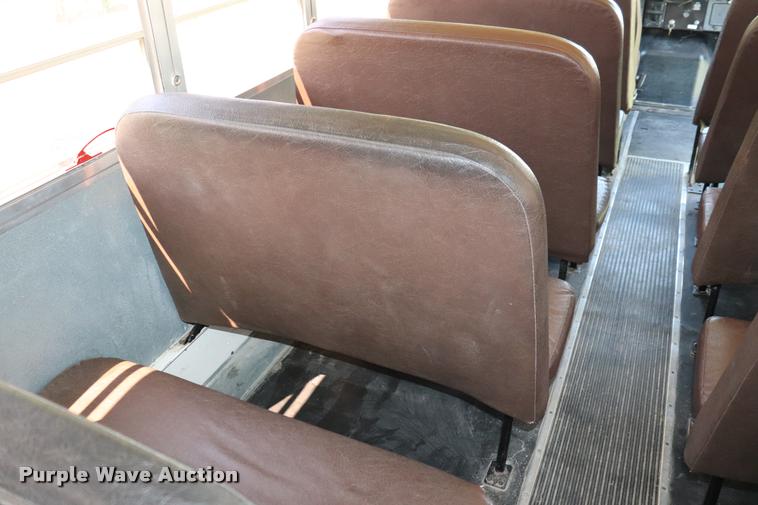 image for item DK9560 1998 International 3800 school bus