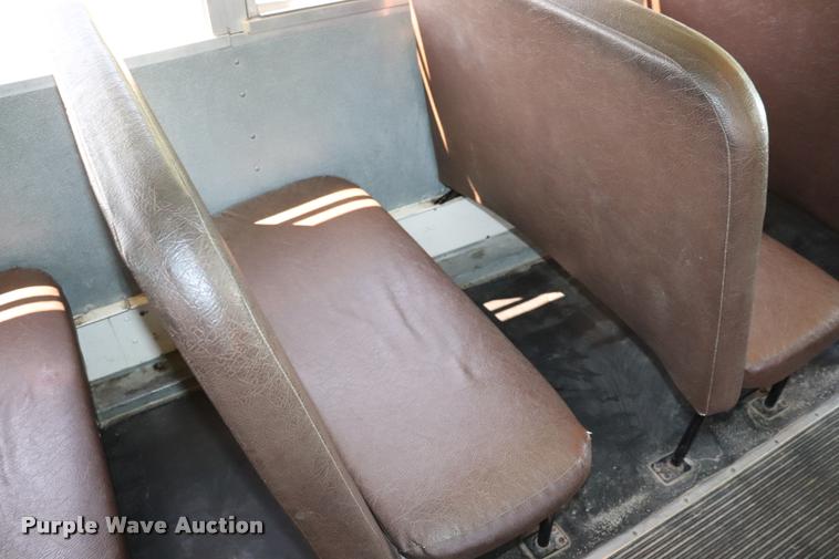 image for item DK9560 1998 International 3800 school bus