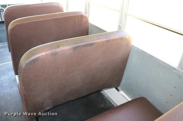 image for item DK9560 1998 International 3800 school bus
