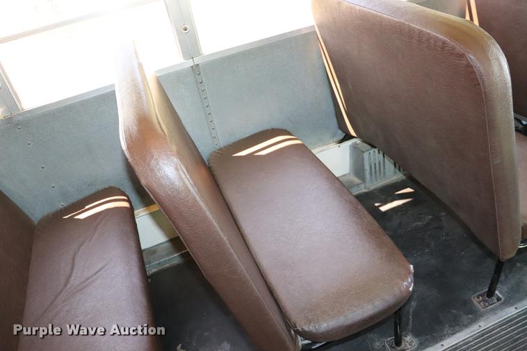 image for item DK9560 1998 International 3800 school bus