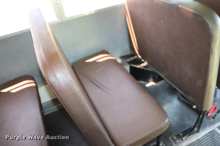 image for item DK9560 1998 International 3800 school bus