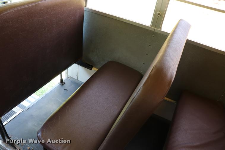 image for item DK9560 1998 International 3800 school bus