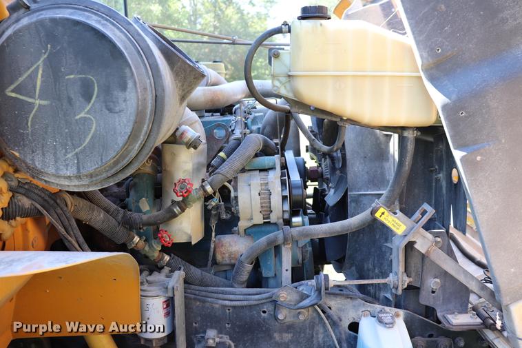 image for item DK9560 1998 International 3800 school bus