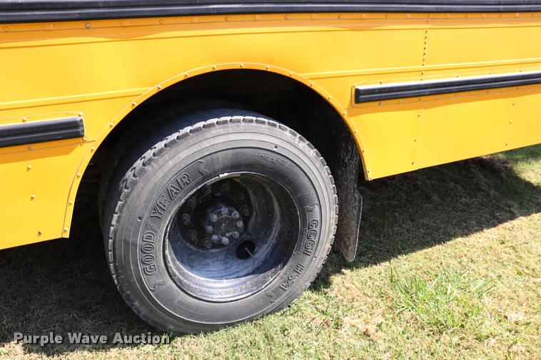 image for item DK9560 1998 International 3800 school bus