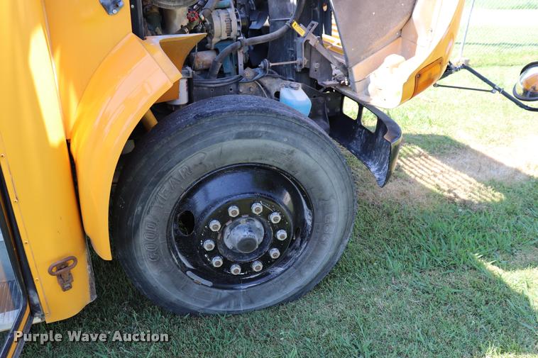 image for item DK9560 1998 International 3800 school bus
