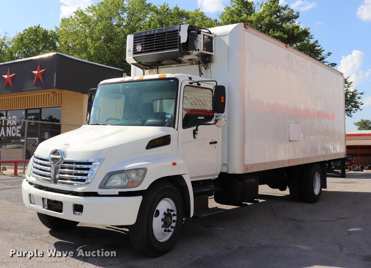 image for item DK9569 2006 Hino 268 refrigerated truck