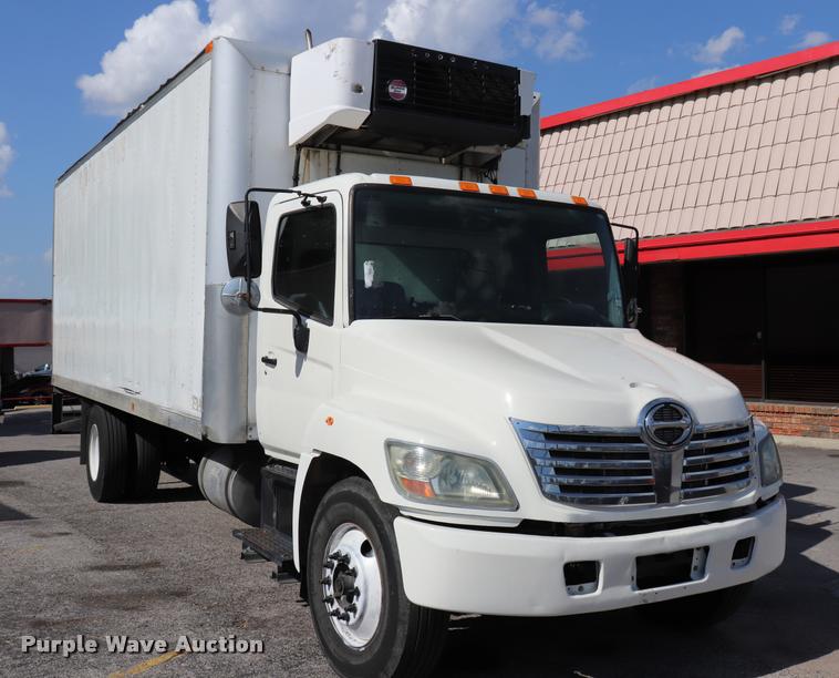 image for item DK9569 2006 Hino 268 refrigerated truck