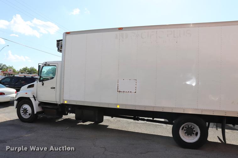 image for item DK9569 2006 Hino 268 refrigerated truck