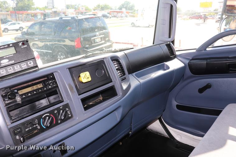 image for item DK9569 2006 Hino 268 refrigerated truck