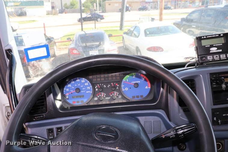 image for item DK9569 2006 Hino 268 refrigerated truck