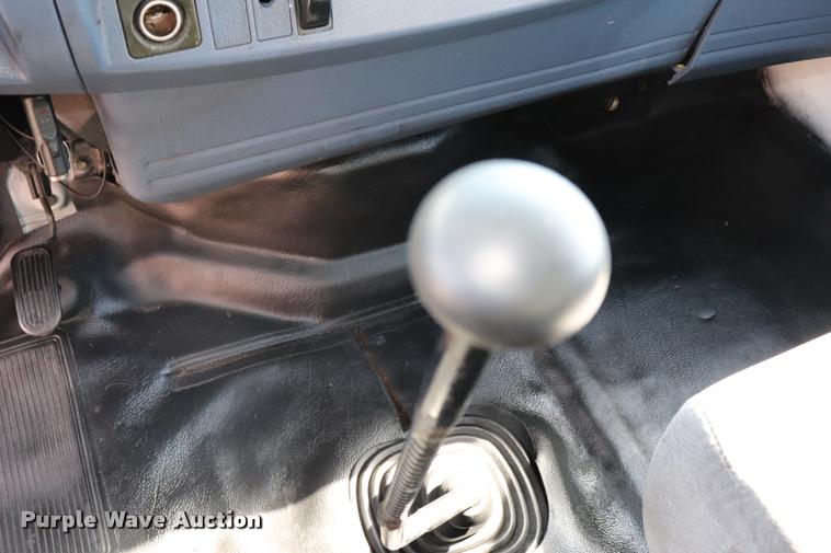 image for item DK9569 2006 Hino 268 refrigerated truck