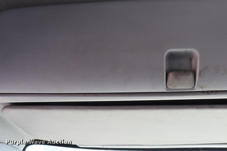 image for item DK9569 2006 Hino 268 refrigerated truck