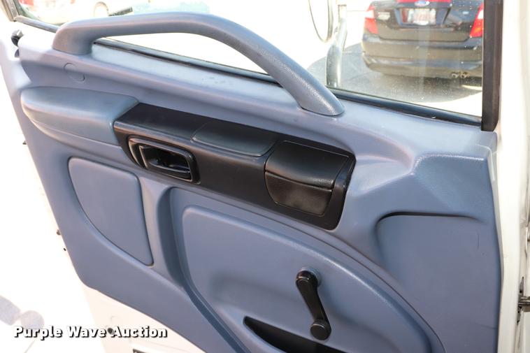 image for item DK9569 2006 Hino 268 refrigerated truck