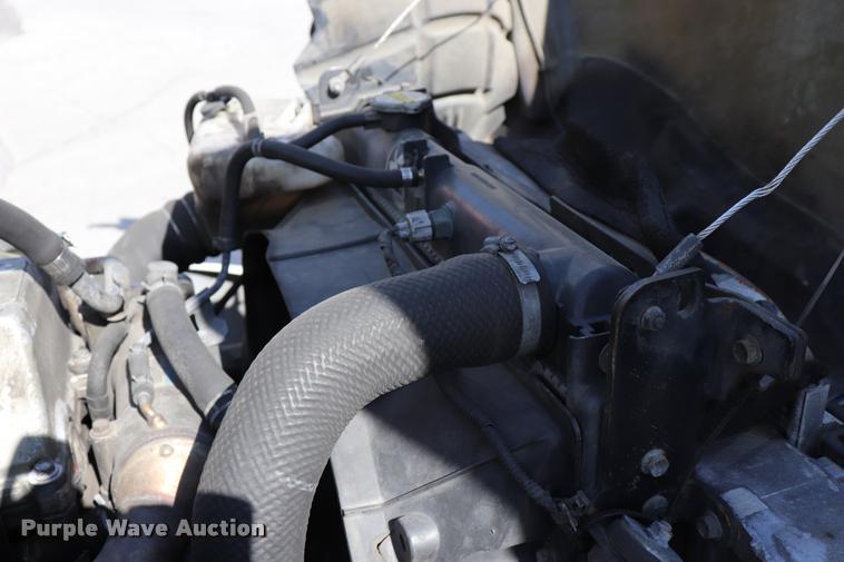 image for item DK9569 2006 Hino 268 refrigerated truck