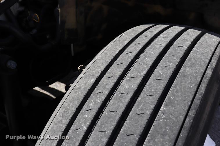 image for item DK9569 2006 Hino 268 refrigerated truck