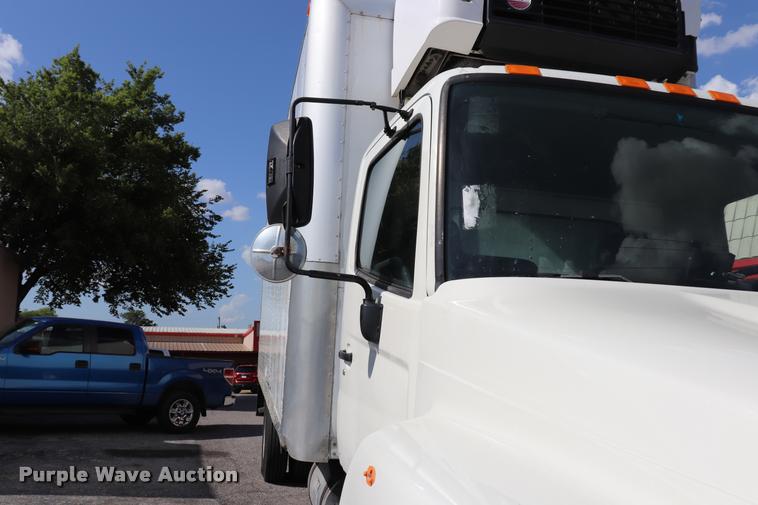 image for item DK9569 2006 Hino 268 refrigerated truck