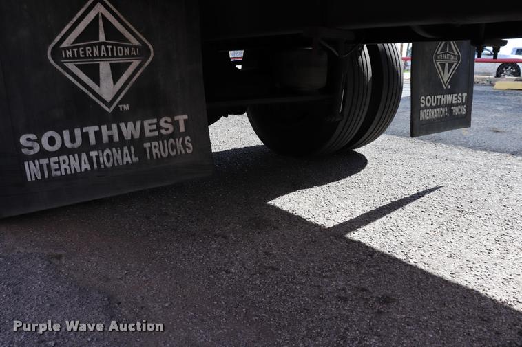 image for item DK9569 2006 Hino 268 refrigerated truck