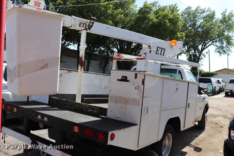 image for item DK9570 2000 Ford F350 Super Duty bucket truck