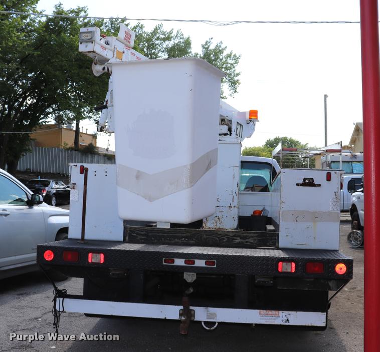 image for item DK9570 2000 Ford F350 Super Duty bucket truck