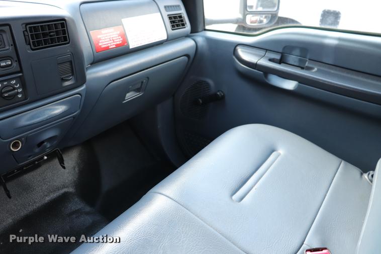 image for item DK9570 2000 Ford F350 Super Duty bucket truck