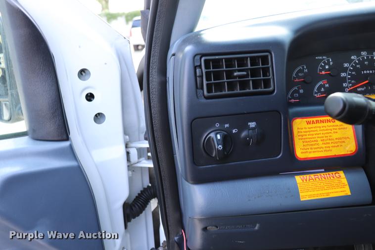 image for item DK9570 2000 Ford F350 Super Duty bucket truck