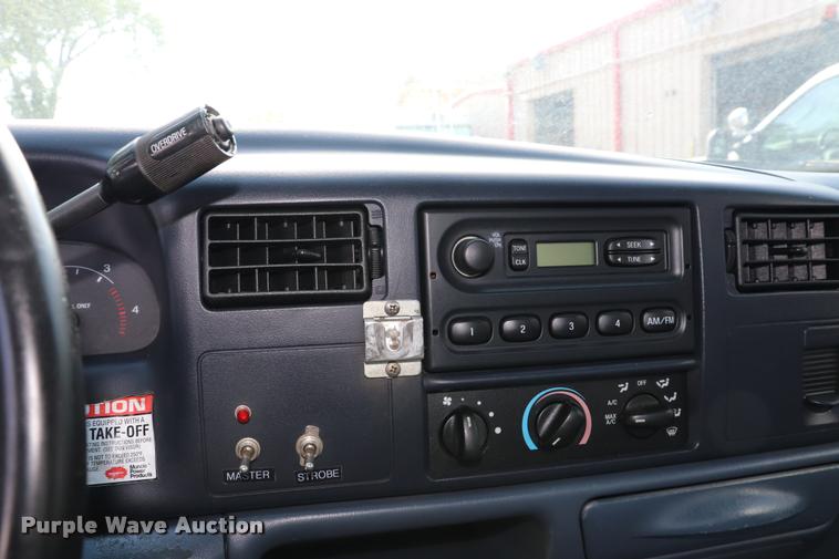 image for item DK9570 2000 Ford F350 Super Duty bucket truck