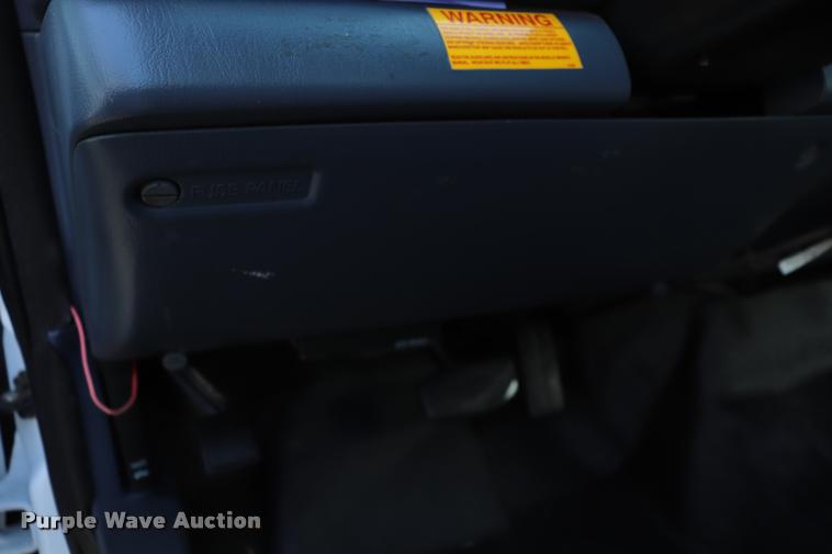 image for item DK9570 2000 Ford F350 Super Duty bucket truck