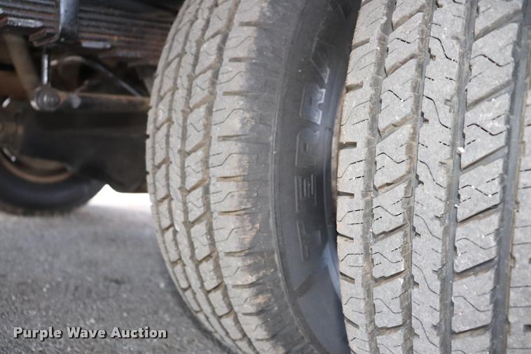 image for item DK9570 2000 Ford F350 Super Duty bucket truck