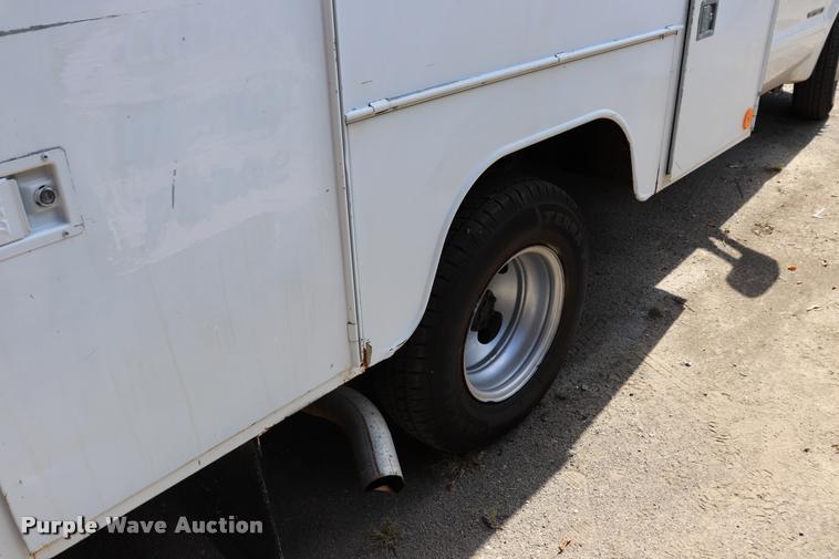 image for item DK9570 2000 Ford F350 Super Duty bucket truck