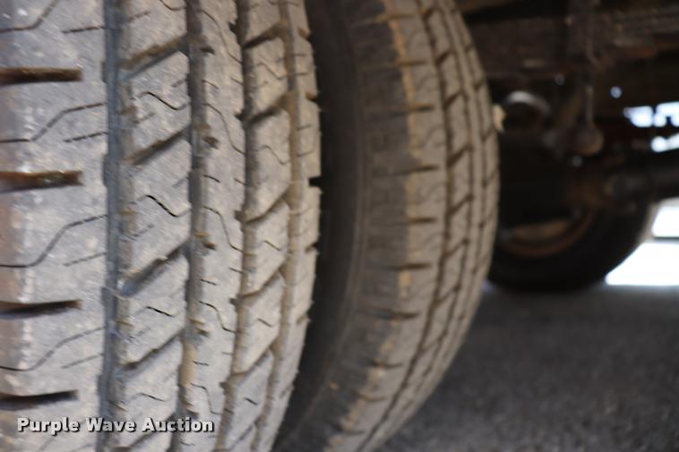 image for item DK9570 2000 Ford F350 Super Duty bucket truck