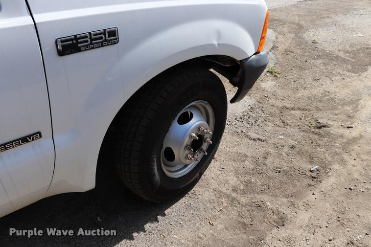 image for item DK9570 2000 Ford F350 Super Duty bucket truck