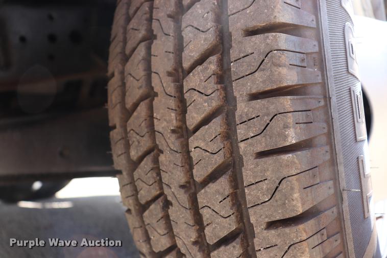 image for item DK9570 2000 Ford F350 Super Duty bucket truck