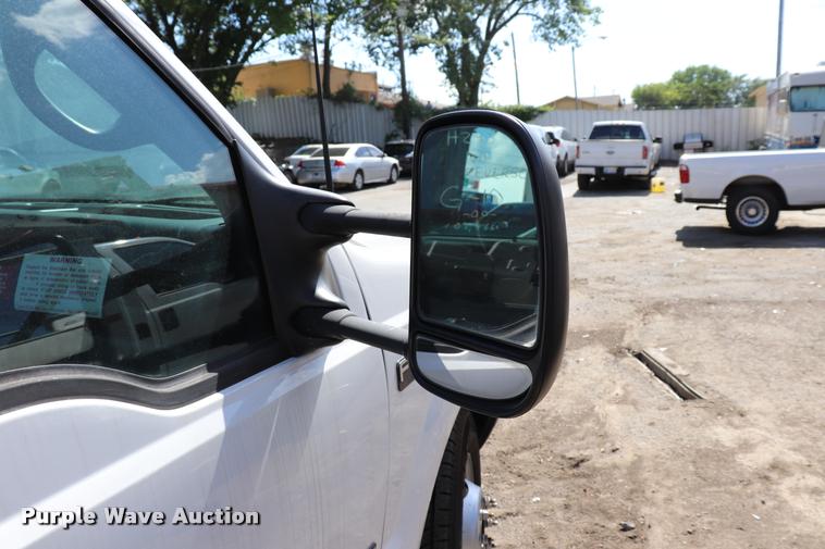 image for item DK9570 2000 Ford F350 Super Duty bucket truck