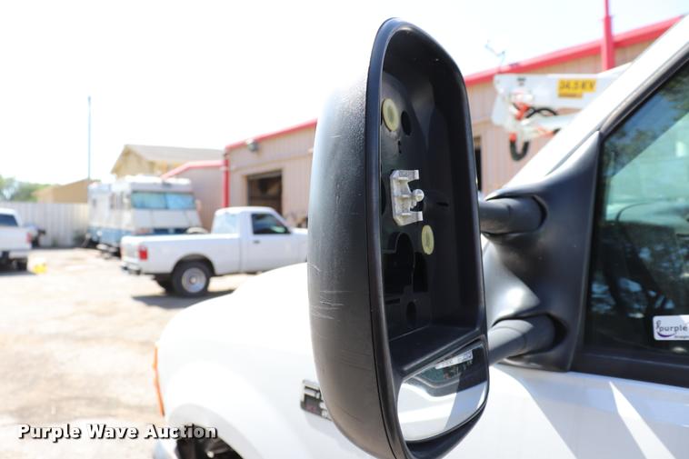 image for item DK9570 2000 Ford F350 Super Duty bucket truck