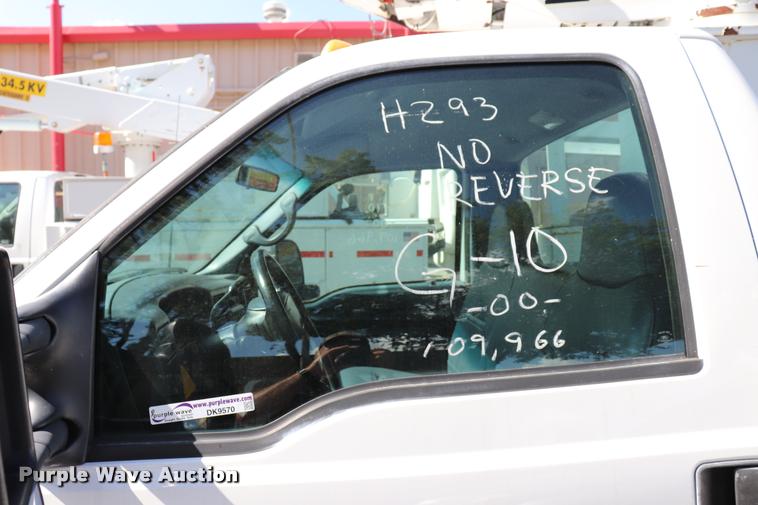 image for item DK9570 2000 Ford F350 Super Duty bucket truck