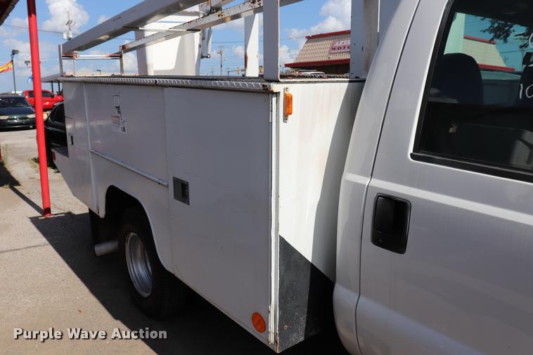 image for item DK9570 2000 Ford F350 Super Duty bucket truck