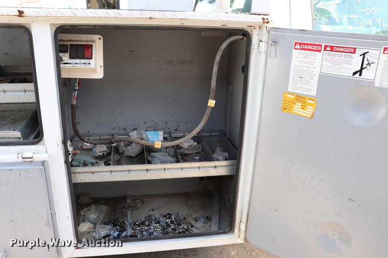 image for item DK9570 2000 Ford F350 Super Duty bucket truck