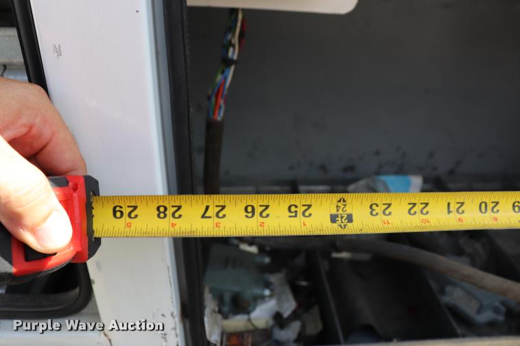 image for item DK9570 2000 Ford F350 Super Duty bucket truck