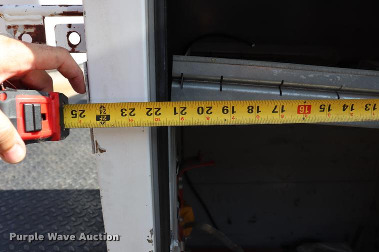 image for item DK9570 2000 Ford F350 Super Duty bucket truck