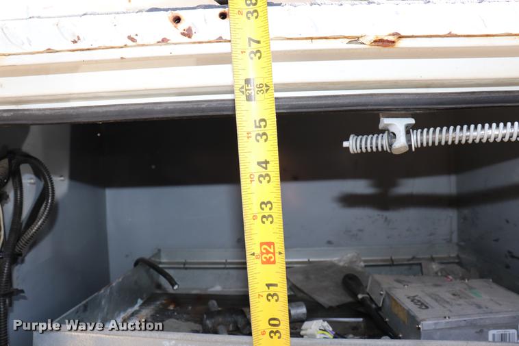 image for item DK9570 2000 Ford F350 Super Duty bucket truck