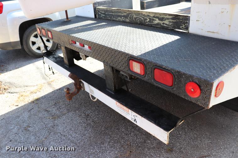 image for item DK9570 2000 Ford F350 Super Duty bucket truck