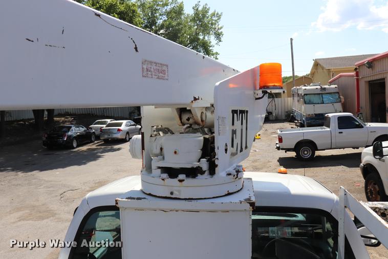 image for item DK9570 2000 Ford F350 Super Duty bucket truck