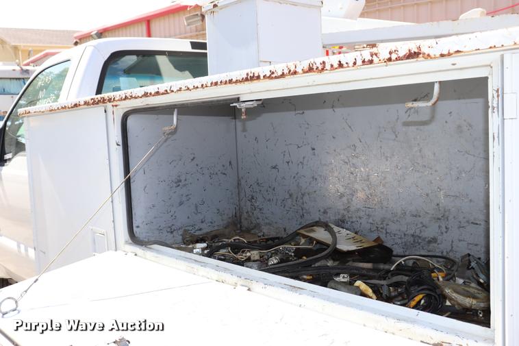 image for item DK9570 2000 Ford F350 Super Duty bucket truck